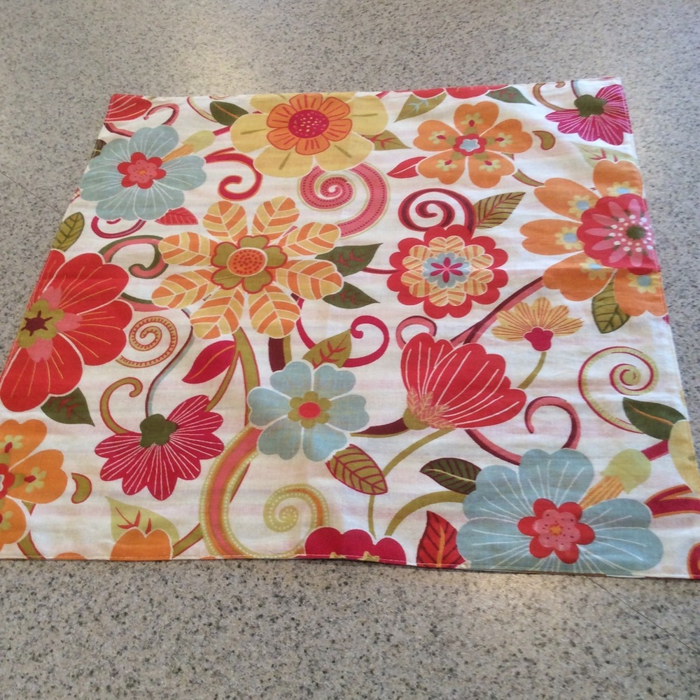Table Centerpiece Set (Reversible) - Picture 5 of 10